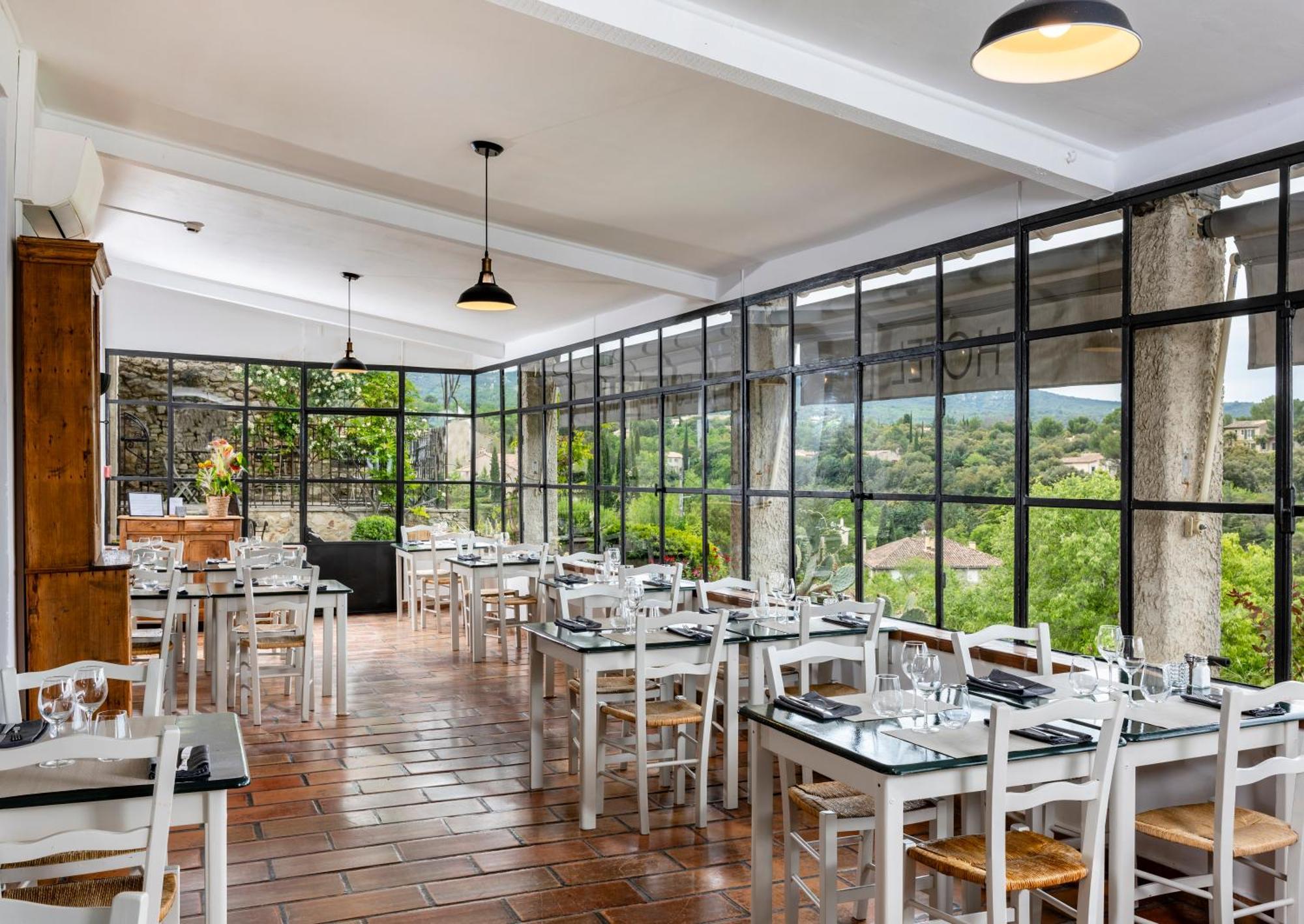 Hotel Restaurant Les Remparts Venasque Exteriér fotografie